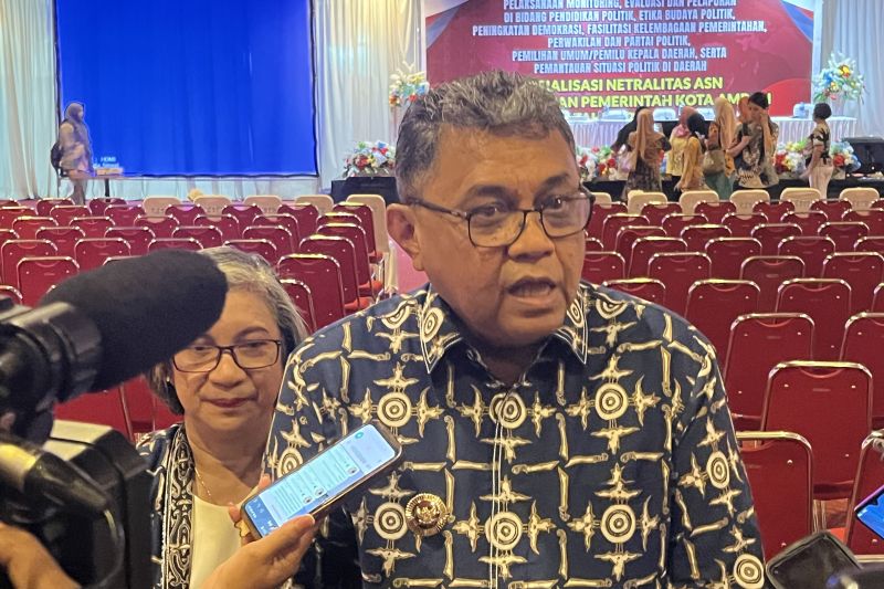 Penjabat Wali Kota Ambon, Dominggus N Kaya. ANTARA/Penina F Mayaut