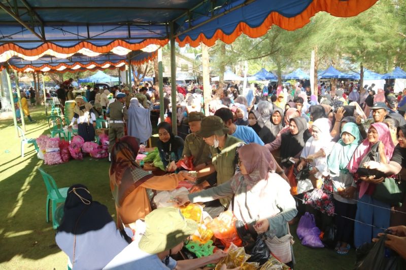 Bazar pangan murah di Natuna (ANTARA/HO-Pemkab Natuna)