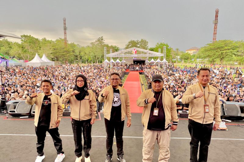 Bawaslu Provinsi Gorontalo bersama warga meneklarasikan pengawasan partisipatif yang dikemas melalui Gebyar Pengawasan, yang dipusatkan di Stadion Merdeka Kota Gorontalo, Sabtu (12/10/2024). ANTARA/HO-Humas Bawaslu Provinsi Gorontalo