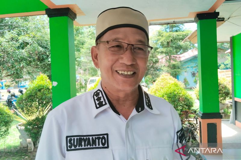Kepala Dinas Perumahan Rakyat dan Kawasan Permukiman (Disperkim) Kabupaten Mukomuko Suryanto, Minggu (13/10/2024) ANTARA/Ferri.
