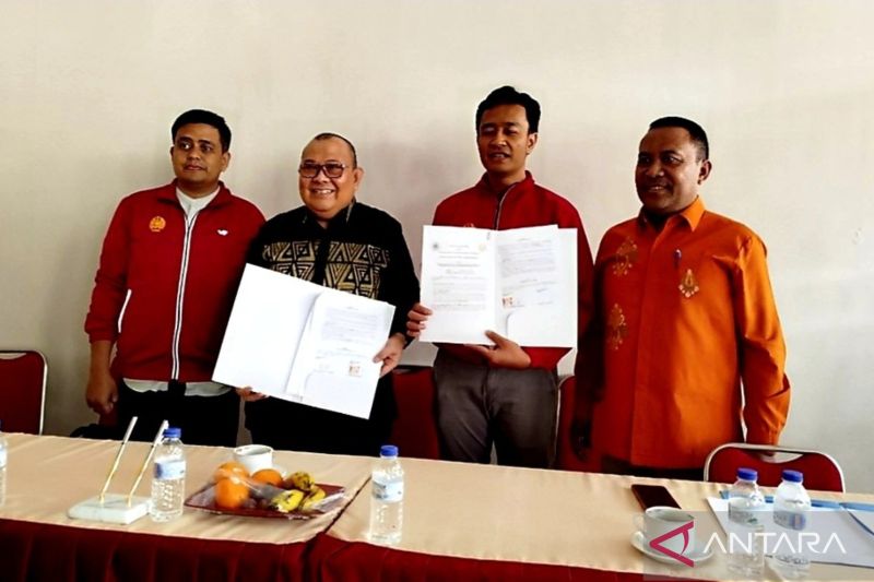 Fakultas Hukum UNG menjalin kerja sama dengan Fakultas Hukum UNESA yang diwujudkan melalui penandatanganan perjanjian kerjasama (PKS). ANTARA/HO-Humas UNG