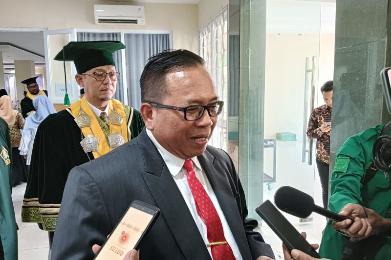 Rektor Universitas Islam Sultan Agung (Unissula) Semarang Prof Gunarto. (ANTARA/Zuhdiar Laeis)