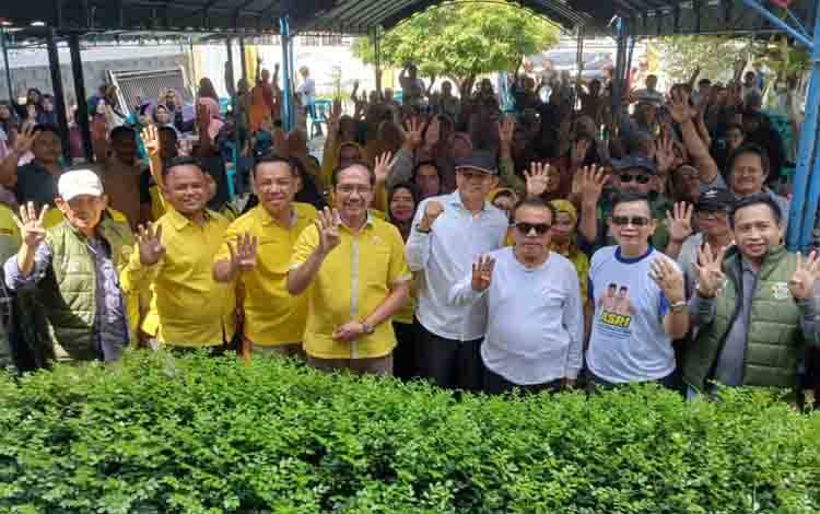 Kampanye dialogis pasangan Calon Gubernur dan Wakil Gubernur Kalimantan Tengah nomor urut 4, H Abdul Razak dan H Sri Suwanto (ASRI), di Tamiang Layang Kabupaten Barito Timur, Kamis, 24 Oktober 2024. (FOTO: AGUSTINUS BOLE MALO)