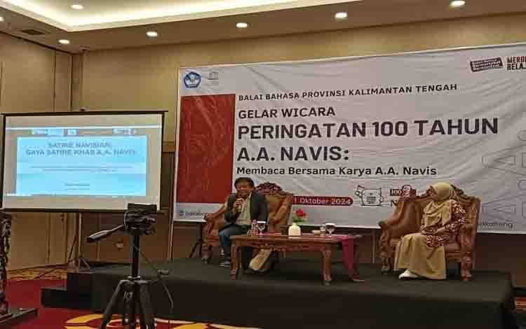 Kegiatan Gelar Wicara dalam kegiatan Peringatan 100 tahun A.A. Navis di Palangka Raya yang diselenggarakan oleh Balai Bahasa Provinsi Kalimantan Tengah di Hotel Best Western Batang Garing.(FOTO: Istimewa)