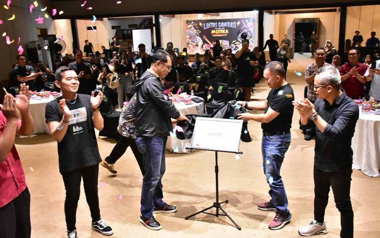 Suasana saat launching Komunitas Musisi Kota Air di Kuala Kapuas. (FOTO: IST)