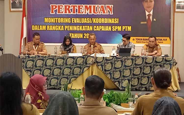 Suasana saat Dinkes Kapuas adakan monev SPM PTM 2024. (Foto: IST)