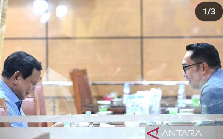Presiden RI Prabowo Subianto makan malam dengan Ridwan Kamil di Jakarta, Kamis (31/10/2024). ANTARA/Instagram @prabowo