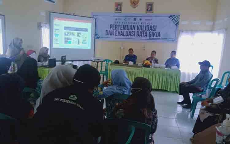 Suasana saat pertemuan validasi dan evaluasi data gizi kesehatan ibu dan anak di UPT Puskesmas Melati. (FOTO: IST)