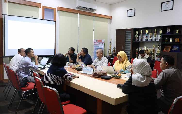 Rapat Persiapan Peninjauan Calon Lokasi Pusat Industri Sapi Perah di Kalimantan Tengah, baru baru ini. (FOTO: IST)