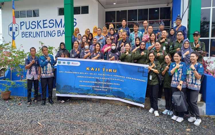 Jajaran puskesmas dari Kabupaten Kapuas saat kaji tiru ke Puskesmas Beruntung Baru. (FOTO: IST)