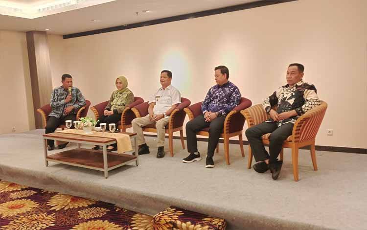 Ketua Komisi C DPRD Seruyan, Rubianto memberikan arahan pada kegiatan?silaturahmi "Menyongsong Generasi Emas Seruyan 2045" ( Foto: Fahrul)