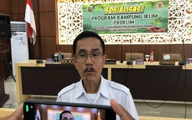 Sekretaris DLHK Kapuas, Ir Lumban N. (FOTO: DODI)