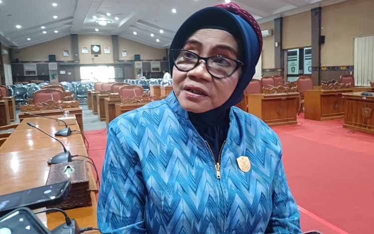 Anggota Fraksi Golkar DPRD Kotawaringin Timur Mariani. (FOTO: DEWIP)