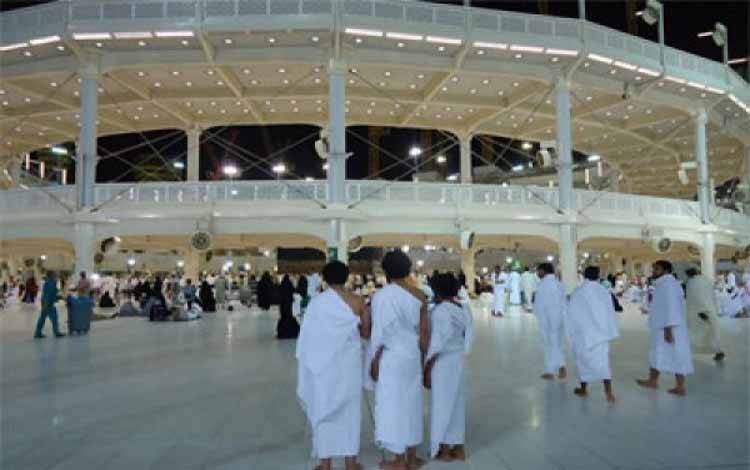 Ilustrasi: Suasana Masjidil Haram Suasana Masjidil Haram terlihat lebih lengang seiring dengan berakhirnya masa pemulangan jamaah haji Indonesia Gelombang I dari Kota Makkah ke Jeddah untuk selanjutnya kembali ke tanah air melalui Bandara King Abdul Aziz Jeddah (11/10). . (kemenag)