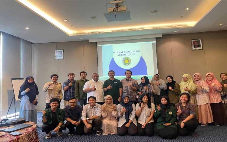 Forum Discussion Group atau FGD mengenai penelitian Arboretum Universitas Sumatera Utara atau USU di Hotel Grandhik pada Sabtu, 30 November 2024.(FOTO: Dokumentasi Prof Rahmawaty untuk Borneonews)