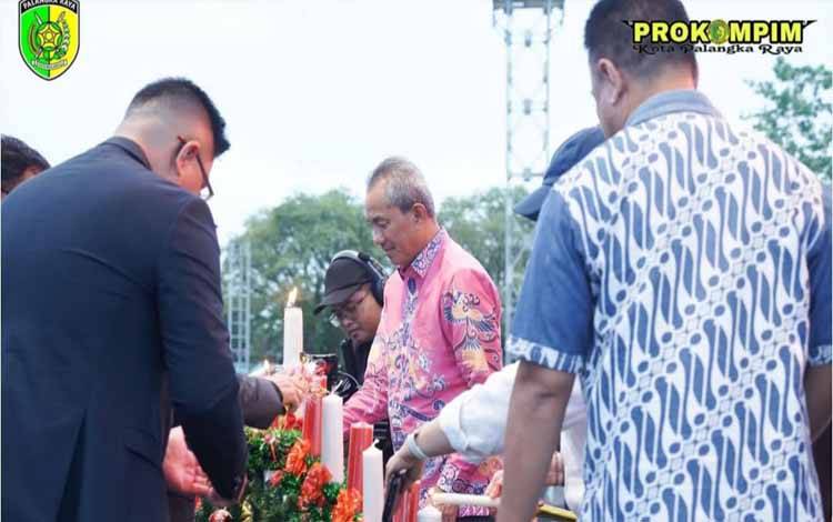 Pj Sekda Kota Palangka Raya, Arbert Tombak saat menghadiri Parade Natal. (FOTO: HUMAS