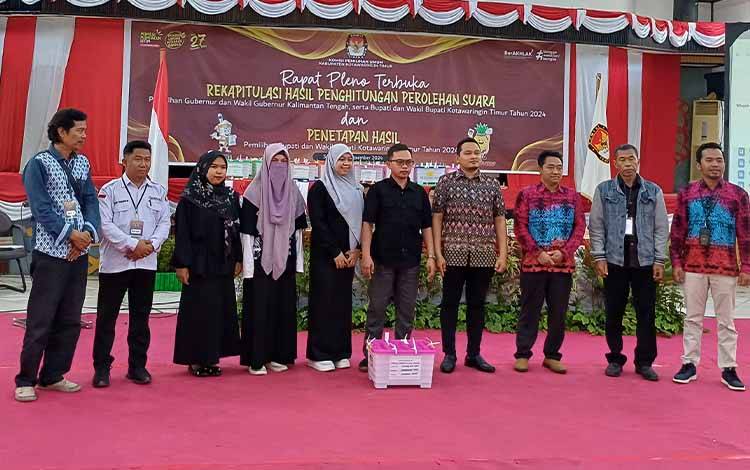 KPU Kotawaringin Timur memulai 0leno rekapitulasi Pilkada, Rabu, 4 Desember 2024. (FOTO: DEWIP)