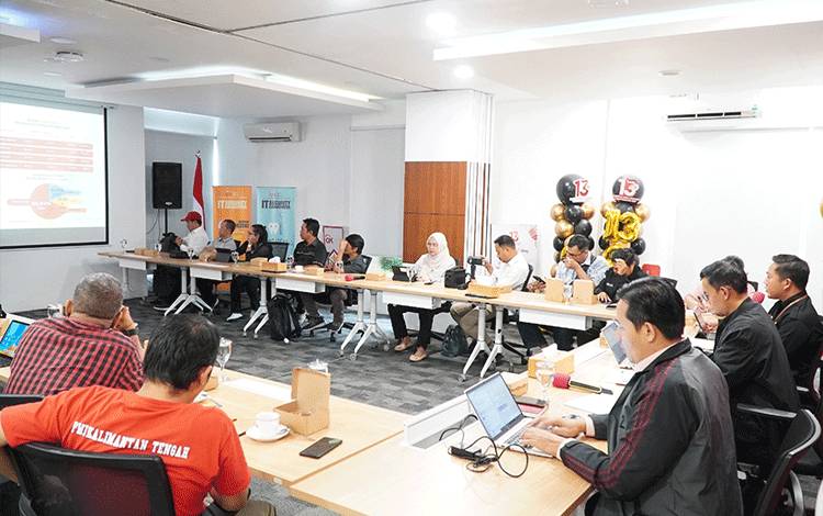 Pertemuan OJK Provinsi Kalteng dengan awak media dalam penyampaian Update sektor jasa keuangan Provinsi Kalteng triwulan IV 2024 pada Rabu, 11 Desember 2024 sore.(FOTO: TESTI PRISCILLA)