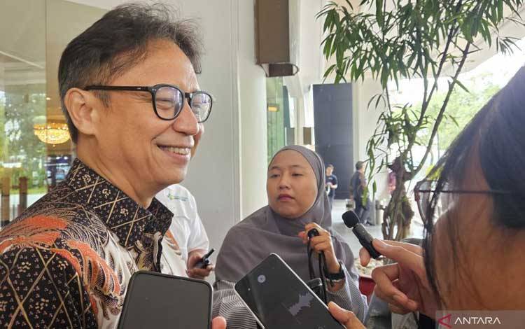 Menteri Kesehatan Budi Gunadi Sadikin ketika ditemui media di Jakarta, Kamis (12/12/2024). ANTARA/Mecca Yumna