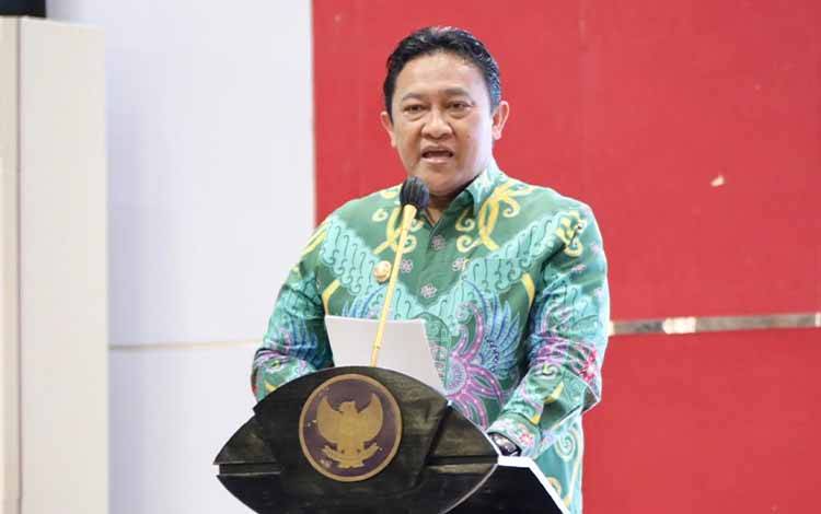 Wakil Gubernur (Wagub) Kalteng H Edy Pratowo saat menutup Pelatihan Kepemimpinan Nasional (PKN) Tingkat II Angkatan XXXIII Provinsi Kalteng. (FOTO: FERY)