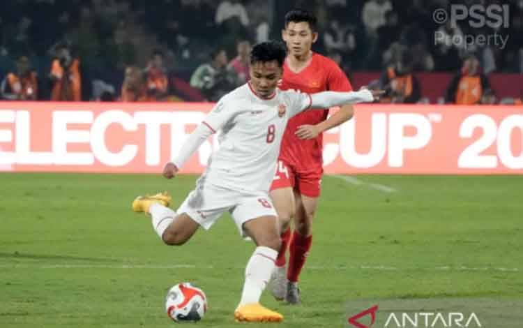 Pemain timnas Indonesia Arkhan Fikri beraksi pada pertandingan ketiga ASEAN Cup 2024 melawan Vietnam di Stadion Viet Tri, Minggu (15/12/2024) (ANTARA/HO-PSSI)