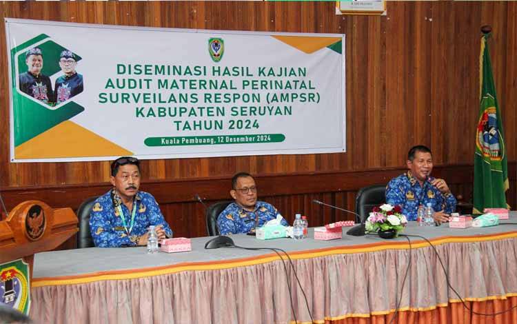 Pj Sekda Seruyan, dr. Bahrun Abbas memimpin Diskusi Diseminasi Hasil Kajian Audit Maternal Perinatal Surveilans dan Respon (AMPSR) 2024 (Foto ; Ist)