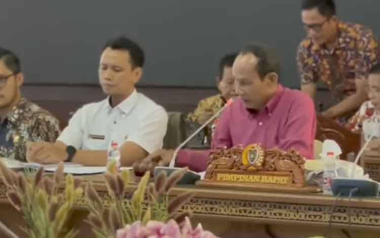 Ketua DPRD Kalteng Arton S Dohong. (FOTO: PATHUR)