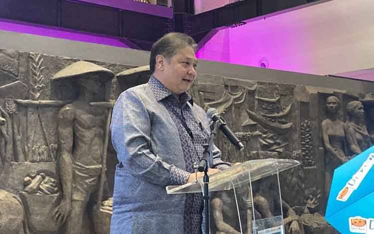 Menteri Koordinator Bidang Perekonomian Airlangga Hartarto dalam Opening Ceremony BINA Diskon 2024 di Jakarta, Jumat (20/12/2024). (ANTARA/Imamatul Silfia)