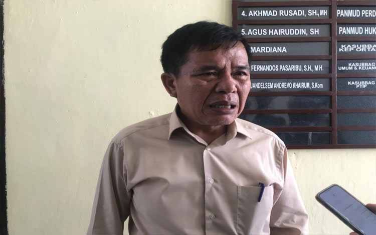 M Junaidi L Gaol selaku Penasihat Hukum Terdakwa Rahmad Suryan. (FOTO: DODI)