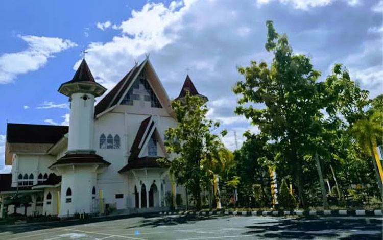 Katedral Santa Maria Palangka Raya. (Foto : PATHUR)
