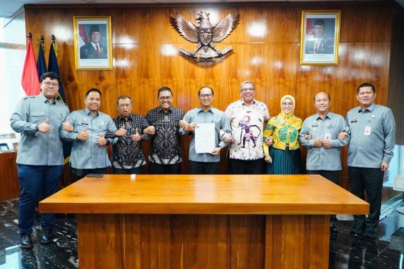 Kementerian Hukum memfasilitasi pertemuan dua pihak Ikatan Notaris Indonesia yang sedang berselisih di Jakarta, Senin (23/12/2024). (ANTARA/HO-Ditjen AHU Kemenkum RI)