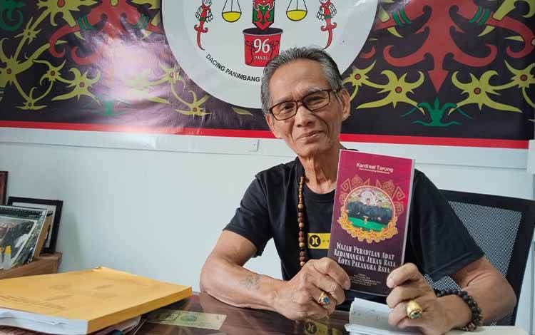Ketua Forum komunikasi Damang Kalteng (Foto : PATHUR)