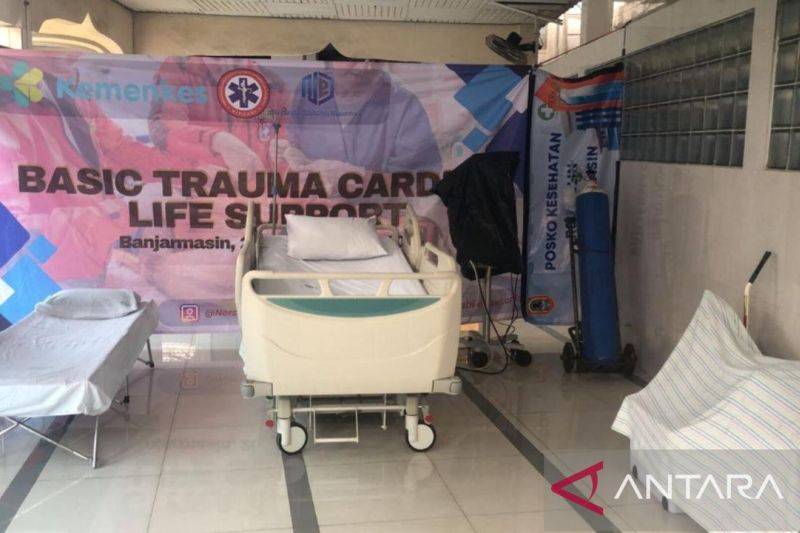 Rumah Sakit Umum Daerah (RSUD) Ulin Banjarmasin milik Pemerintah Provinsi Kalimantan Selatan (Pemprov Kalsel) menyediakan tempat tidur pasien untuk pemeriksaan jamaah Haul ke-20 Syekh Muhammad Zaini Abdul Ghani atau Guru Sekumpul di salah satu posko, Martapura, Kabupaten Banjar, beberapa waktu lalu. (ANTARA/HO-Pemprov Kalsel)
