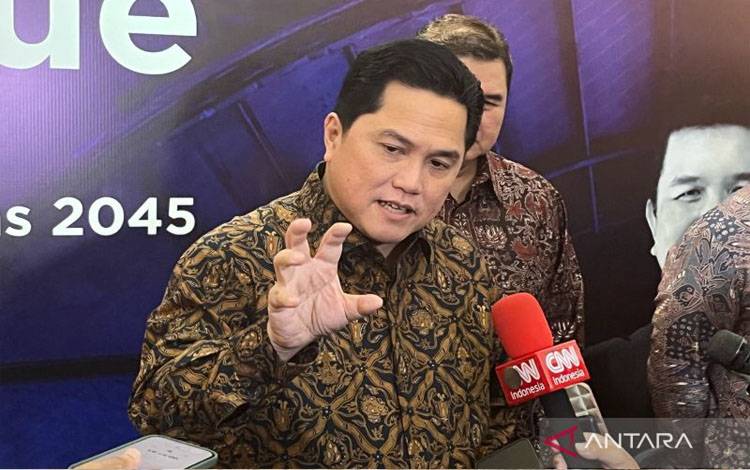 Menteri Badan Usaha Milik Negara (BUMN) Erick Thohir ditemui usai menghadiri acara MINDialogue di Jakarta, Kamis 9/1/2025). (ANTARA/Maria Cicilia Galuh)