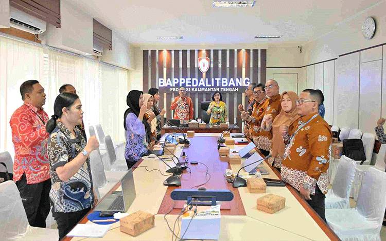 Rapat Final Monitoring dan Evaluasi Pendampingan SSGI Kabupaten/Kota di Bappedalitbang Kalteng. (FOTO: IST)