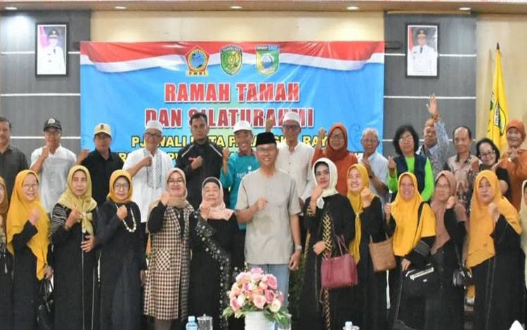 Ramah Tamah Pj Wali Kota Palangka Raya dengan PWRI Kabupaten Tanah Laut. (FOTO: HUMAS)