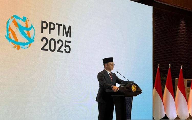 Menteri Luar Negeri RI Sugiono berbicara dalam acara Pernyataan Pers Tahunan Menteri Luar Negeri RI (PPTM) 2025 di Jakarta, Jumat (10/1/2025). (ANTARA/Cindy Frishanti)