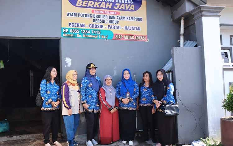 Kunjungan pejabat Pemerintah Kota Palangka Raya ke RPU Berkah Jaya. (FOTO: Istimewa)
