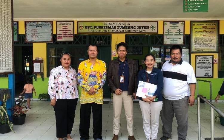 Pihak BPJS Kesehatan saat melaksanakan internalisasi kebijakan pengusulan peserta Jamkesda melalui faskes. (FOTO: IST)