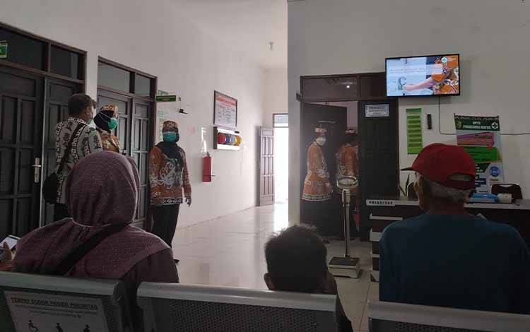 Pelayanan kesehatan di Fasilitas Kesehatan Tingkat Pertama atau FKTP yakni di Puskesmas.(FOTO: TESTI PRISCILLA)