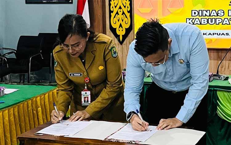 Penandatanganan MoU antara Dinkes Kapuas dan Kejari Kapuas untuk tahun 2025. (FOTO: IST)