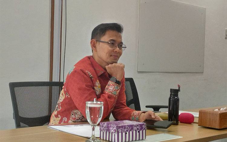 Kepala Otoritas Jasa Keuangan atau OJK Provinsi Kalimantan Tengah, Primandanu Febriyan Aziz. (FOTO: TESTI PRISCILLA)