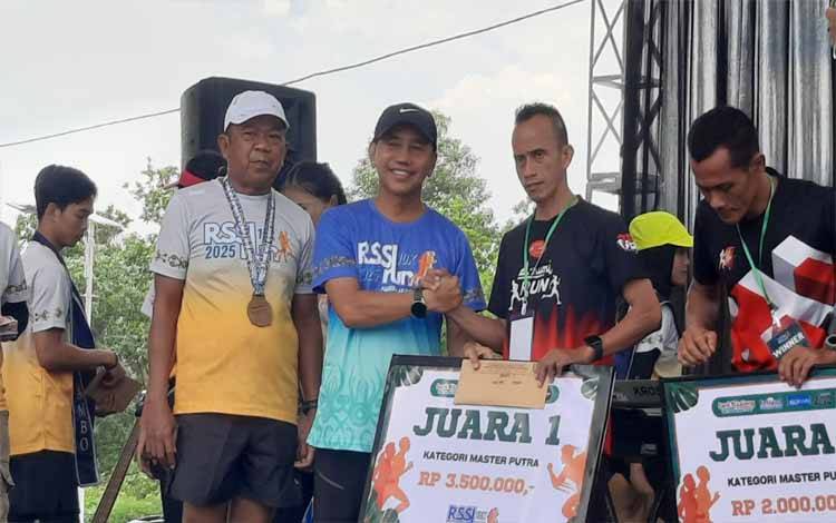 Sekda Kobar Rody Iskandar saat memberikan sambutan. (DANANG)