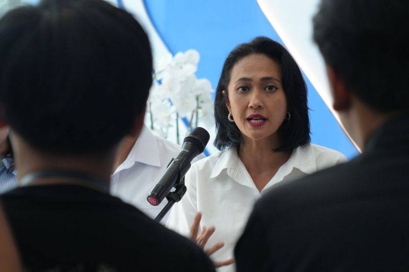 Wakil Menteri P2MI Christina Aryani mengecam keras penggunaan kekuatan yang berlebihan dalam insiden penembakan oleh otoritas maritim Malaysia, Agensi Penguatkuasa Maritim Malaysia (APMM), terhadap lima pekerja migran Indonesia non-prosedural, dalam konferensi pers di KP2MI, Jakarta, Minggu (26/1/2025). (ANTARA/HO-KP2MI)