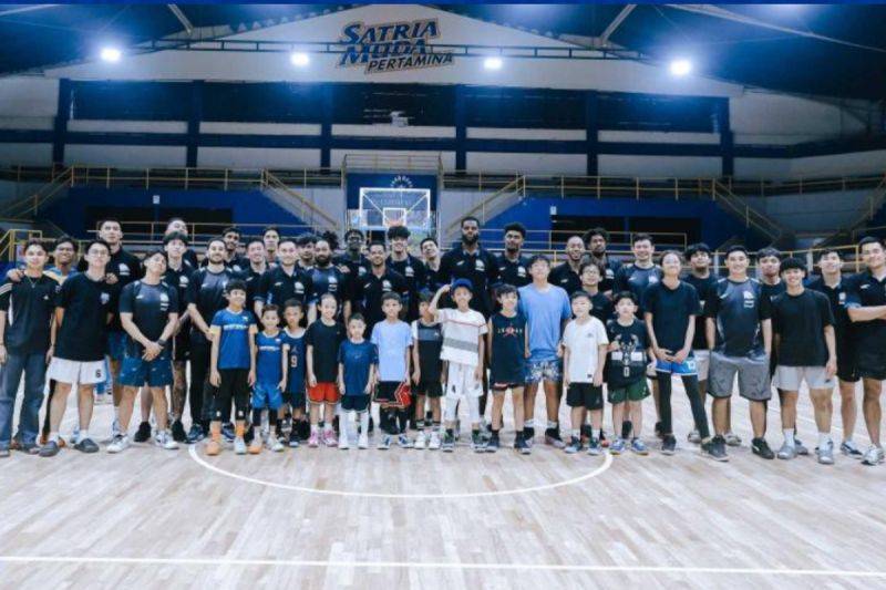 Satria Muda Pertamina Jakarta membuat program SM Academy untuk melatih anak usia 7 hingga 13 tahun, guna mengembangkan bakat atau potensi bermain bola. ANTARA/HO-Satria Muda Pertamina Jakarta