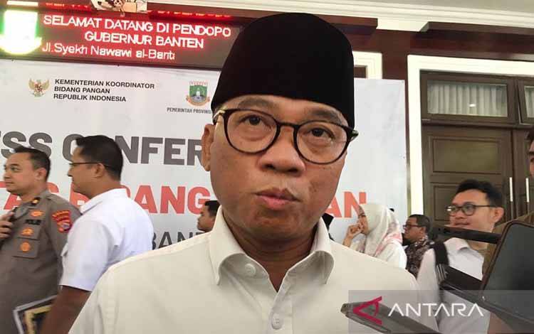 Menteri Desa dan Pembangunan Daerah Tertinggal (PDT) Yandri Susanto ditemui di Pendopo Gubernur Banten, Serang, Jumat (10/1/2025). ANTARA/Devi Nindy/aa