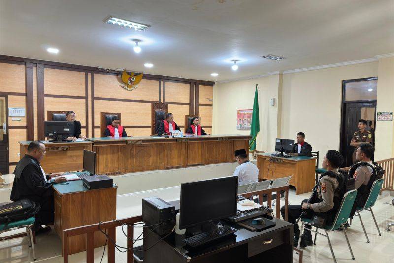 Sidang putusan terhadap terdakwa kasus pembunuhan istri di PN Selong, Kabupaten Lombok Timur, Provinsi NTB, Rabu (05/02/2025) (ANTARA/HO-Humas Kejari Selong Lombok Timur)