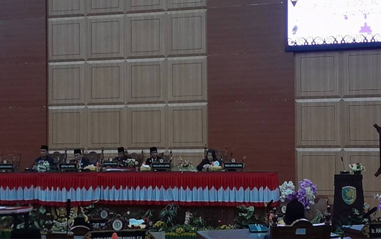 Pelaksanaan Rapat Paripurna Pengumuman Walikota dan wakil Walikota terpilih. (Foto:MARINI)