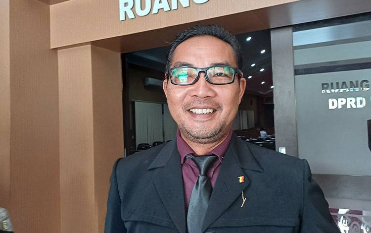 Kepala Dinas Pemberdayaan Masyarakat dan Desa (DPMD) Kotawaringin Timur (Kotim) Raihansyah. (FOTO: DEWI)