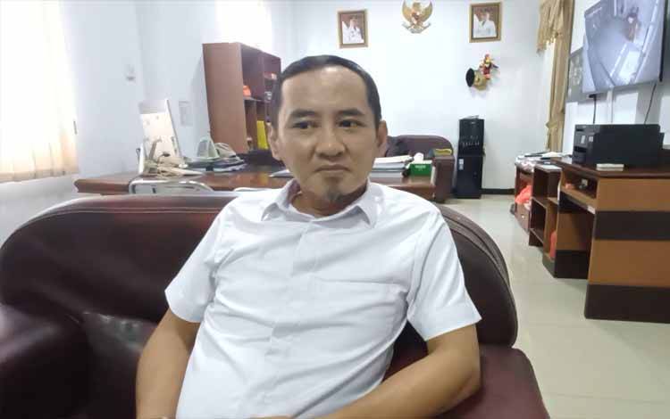 Kepala Dinas SDABMBKPRKP Kotawaringin Timur Mentana Dhinar Tistama, Rabu, 12 Februari 2025. (FOTO: DEWIP)